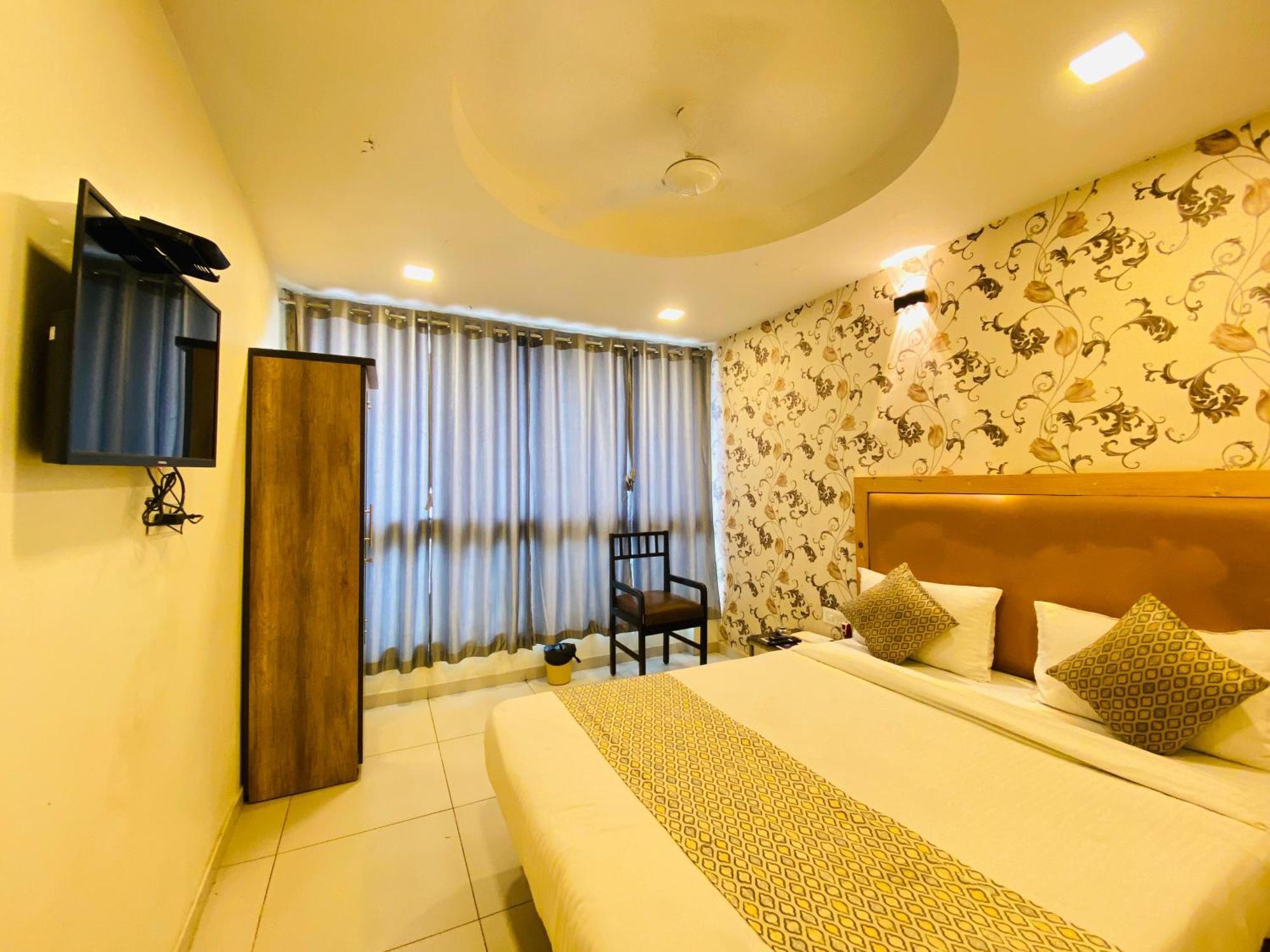 Hotel Alexa By Abc Ahmedabad Exterior photo